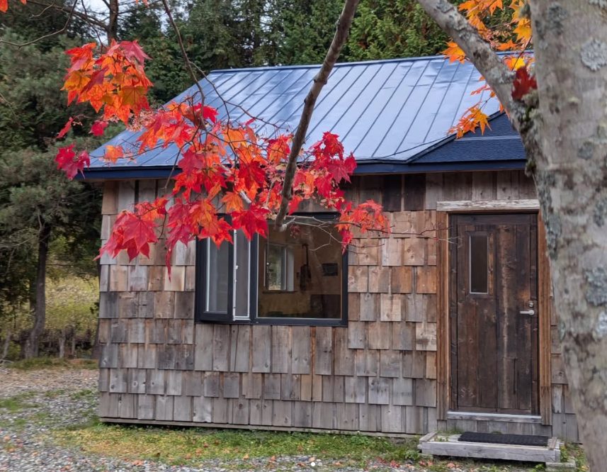 https://www.town.minamifurano.hokkaido.jp/wp-content/uploads/2026/06/い１-秋外観.jpg